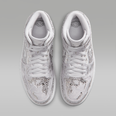 ウィメンズ エア ジョーダン 1 HIGH OG Swarovski®クリスタル(Vast Grey)[HF6248-002]の商品画像(4枚目)