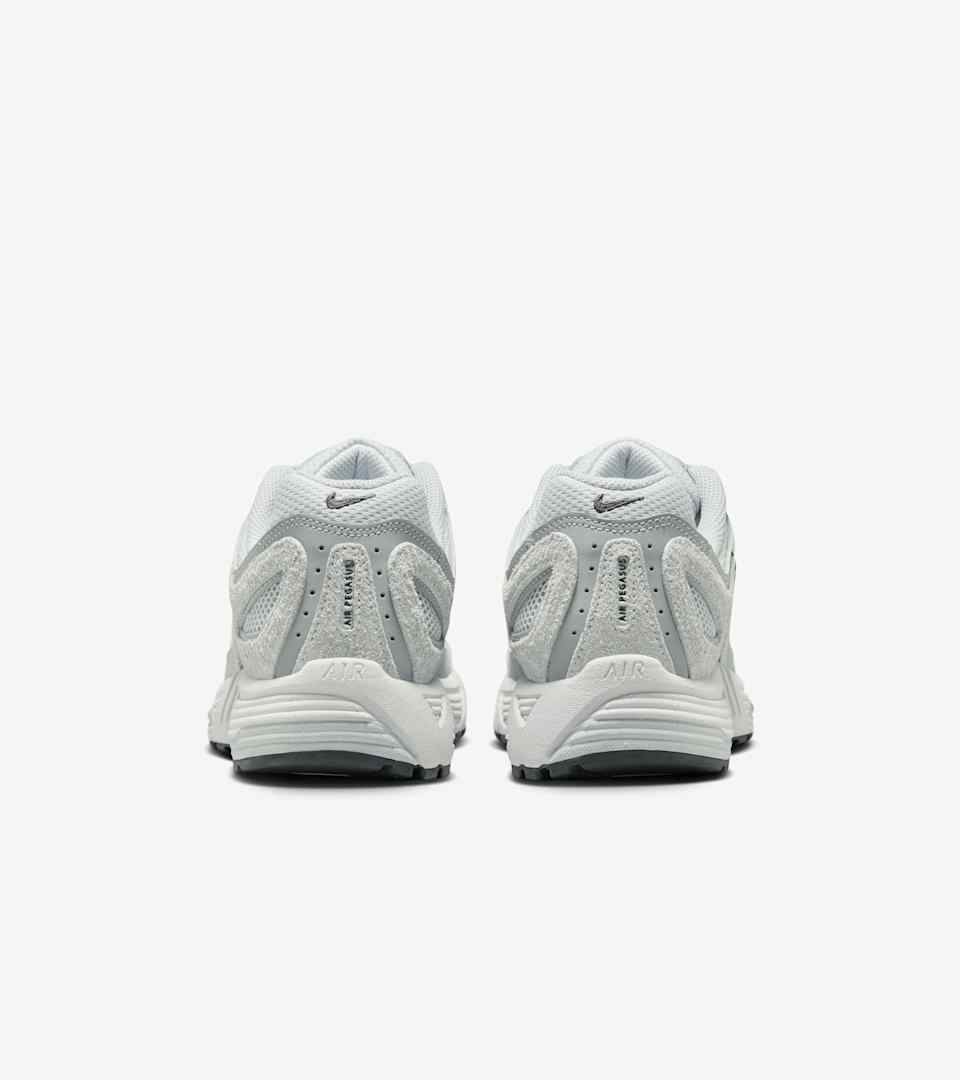 ウィメンズ エア ペガサス 2005(Wolf Grey and Pure Platinum)[HJ5271-001]の商品画像(5枚目)