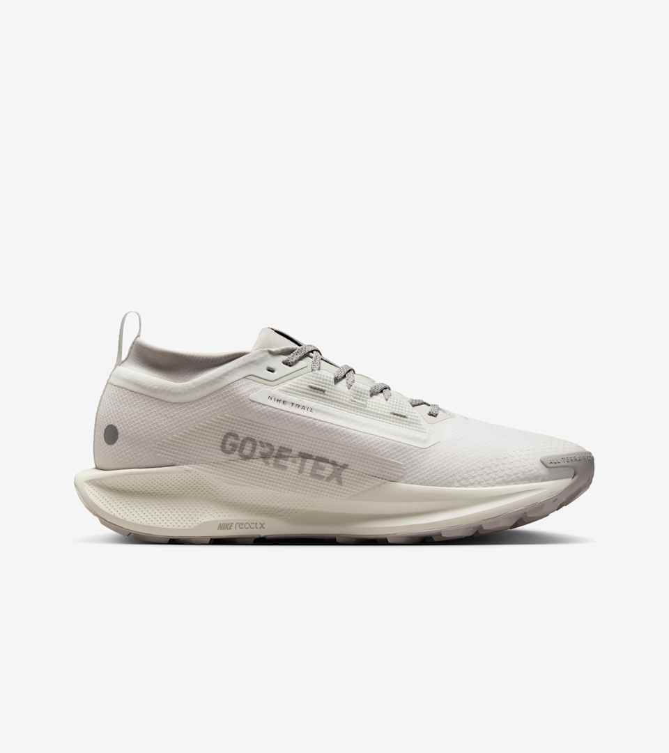 リアクトX ペガサス トレイル 5 GORE-TEX(Summit White and College Grey)[HQ7494-100]の商品画像(3枚目)