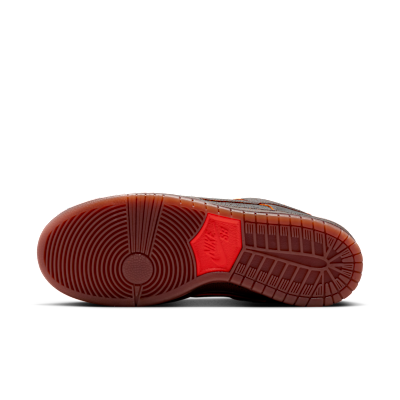 ナイキ SB ダンク LOW プロ プレミアム(Dark Smoke Grey and Black)[HV1668-001]の商品画像(2枚目)