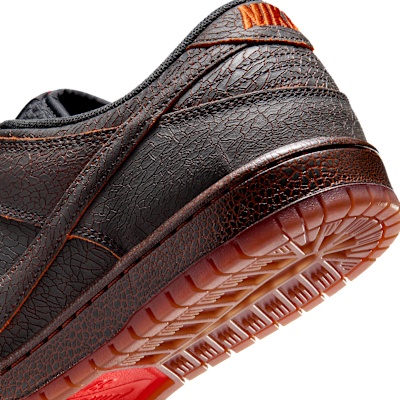 ナイキ SB ダンク LOW プロ プレミアム(Dark Smoke Grey and Black)[HV1668-001]の商品画像(8枚目)