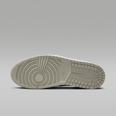 エア ジョーダン 1 レトロ LOW[IH2309-500]の商品画像(2枚目)