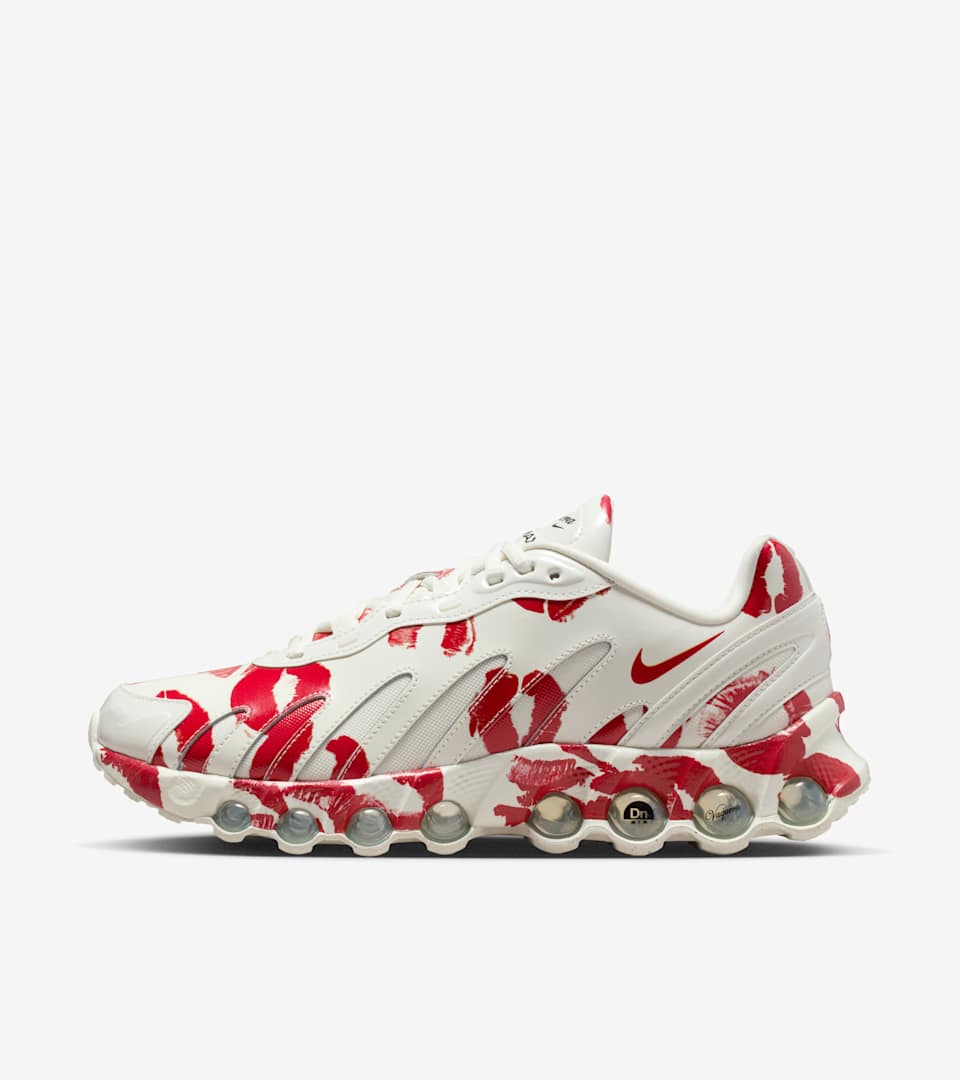 ウィメンズ エア マックス Dn8 x ヴァケラ(Sail and Prime Red)の商品画像