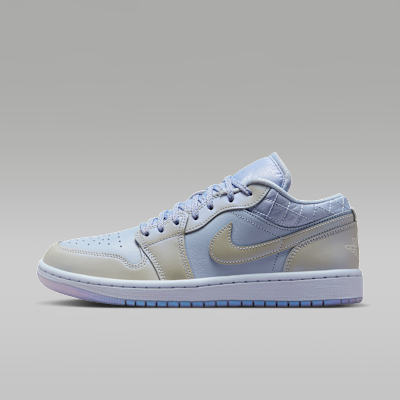 ウィメンズシューズ(Air Jordan 1 LOW SE)の商品画像