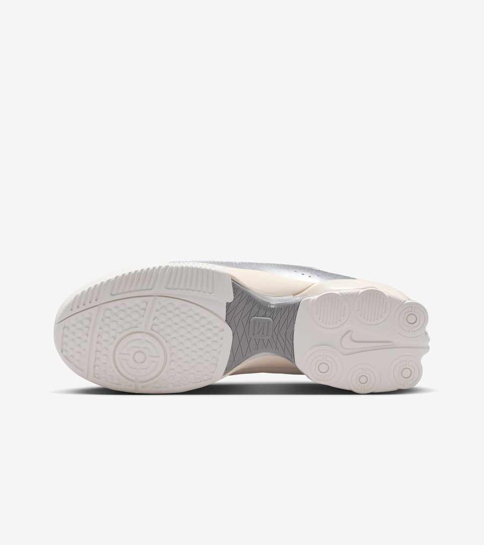 ウィメンズ トータル 90 ショックス マジア(Sail and Metallic Silver)[IO9300-100]の商品画像(2枚目)