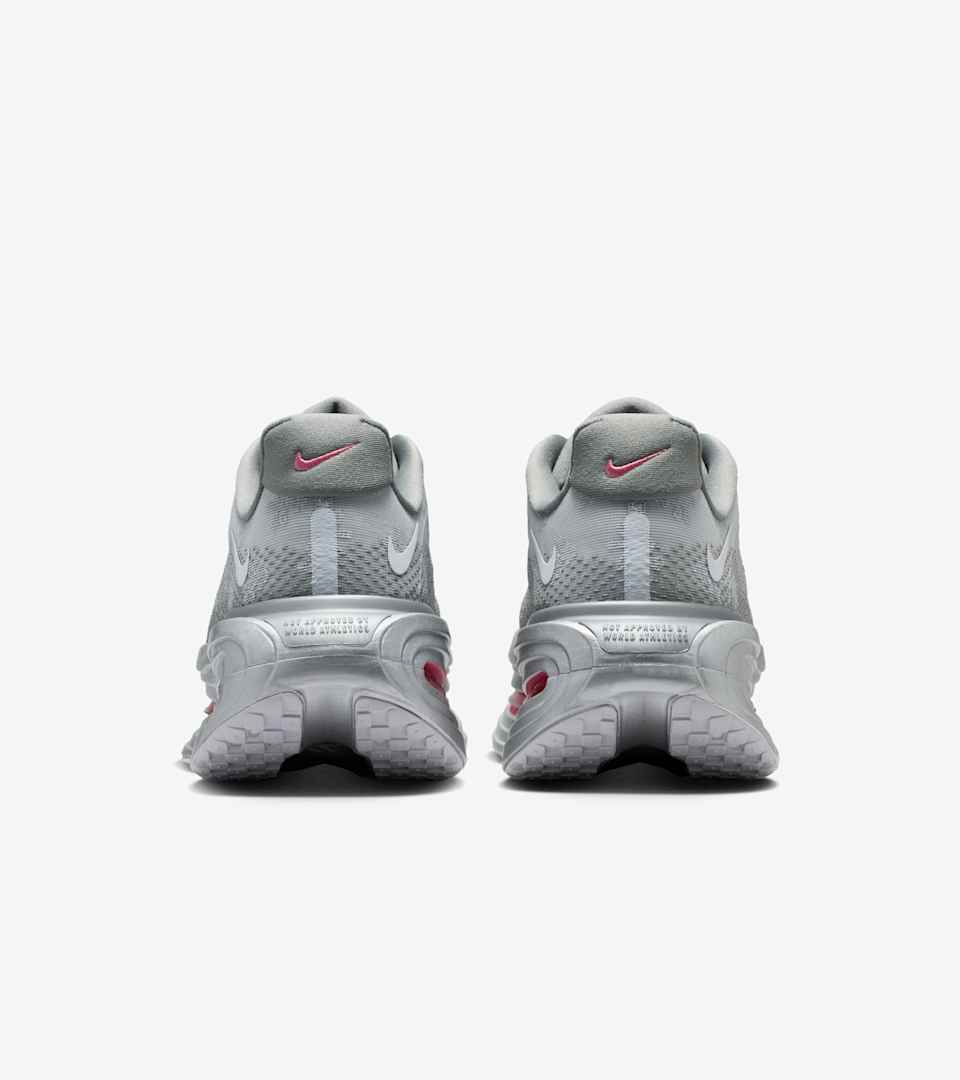 ウィメンズ ボメロ プレミアム(Geyser Grey and Metallic Silver)[IQ0028-001]の商品画像(5枚目)