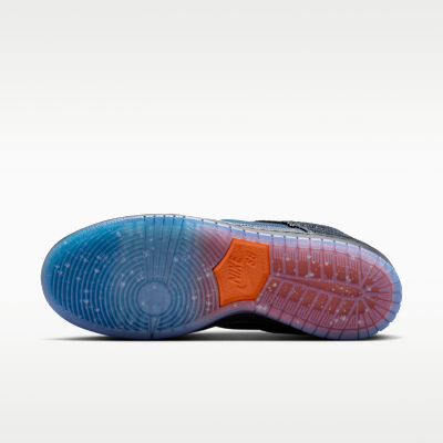 Nike SB ダンク LOW x Bluetile(Pitch Blue and Black)[IQ1323-001]の商品画像(2枚目)