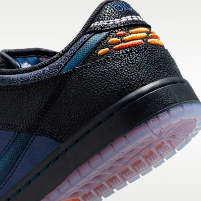 Nike SB ダンク LOW x Bluetile(Pitch Blue and Black)[IQ1323-001]の商品画像(8枚目)