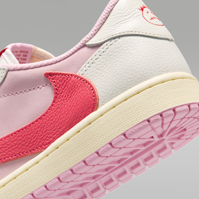 エア ジョーダン 1 LOW x トラヴィス スコット(Shy Pink and Tropical Pink)[IQ7604-101]の商品画像(8枚目)