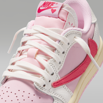 リトルキッズ ジョーダン 1 LOW x トラヴィス スコット(Shy Pink and Tropical Pink)[IQ7605-101]の商品画像(7枚目)