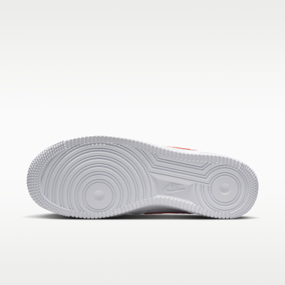 ナイキ エア フォース 1 '07[IR0872-101]の商品画像(2枚目)