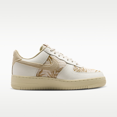 Nike エア フォース 1 '07[IW2347-002]の商品画像(3枚目)